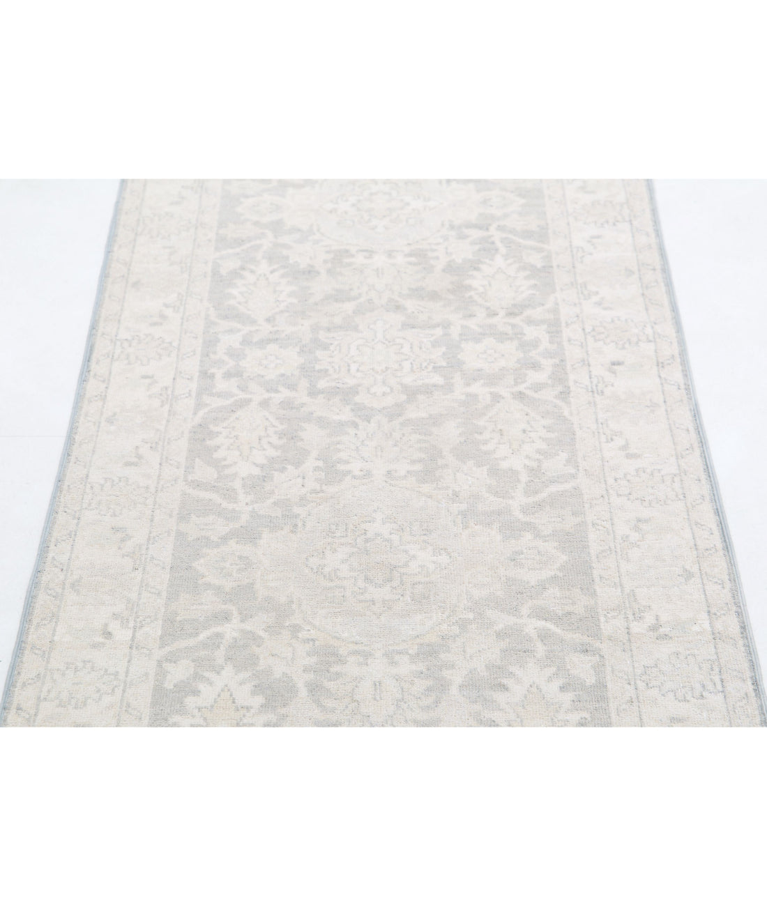 Hand Knotted Serenity Wool Rug - 2'6'' x 5'11'' 2'6'' x 5'11'' (75 X 178) / Grey / Ivory