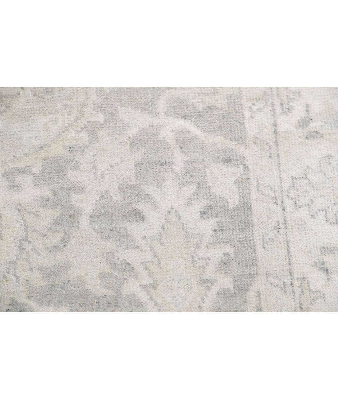 Hand Knotted Serenity Wool Rug - 2'6'' x 5'11'' 2'6'' x 5'11'' (75 X 178) / Grey / Ivory