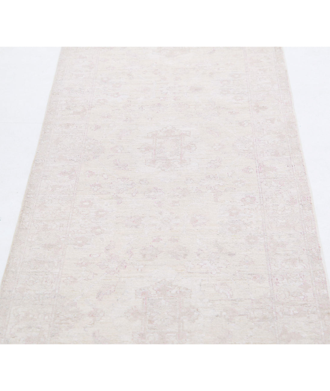 Hand Knotted Serenity Wool Rug - 2'5'' x 9'8'' 2'5'' x 9'8'' (73 X 290) / Ivory / Pink