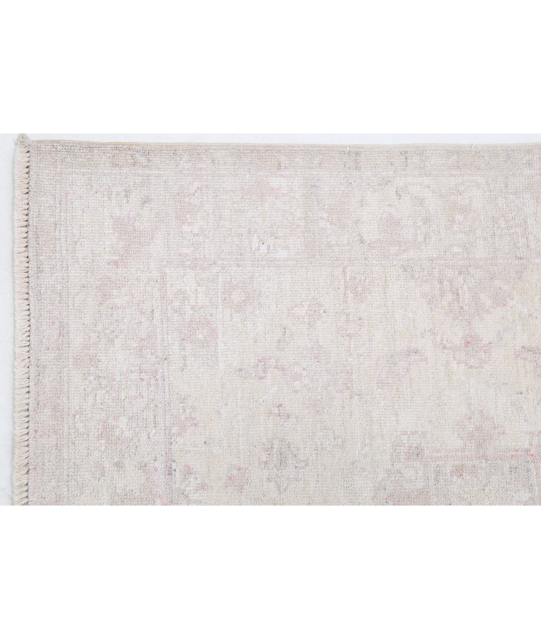 Hand Knotted Serenity Wool Rug - 2'5'' x 9'8'' 2'5'' x 9'8'' (73 X 290) / Ivory / Pink