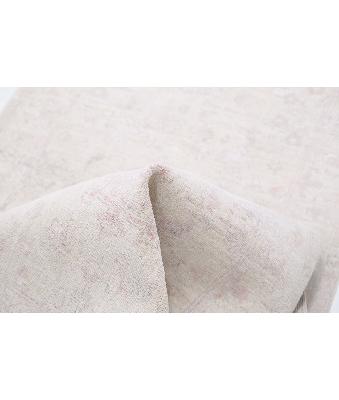 Hand Knotted Serenity Wool Rug - 2'5'' x 9'8'' 2'5'' x 9'8'' (73 X 290) / Ivory / Pink