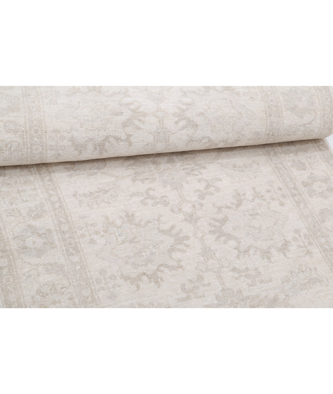 Hand Knotted Serenity Wool Rug - 2'6'' x 7'11'' 2'6'' x 7'11'' (75 X 238) / Ivory / Beige