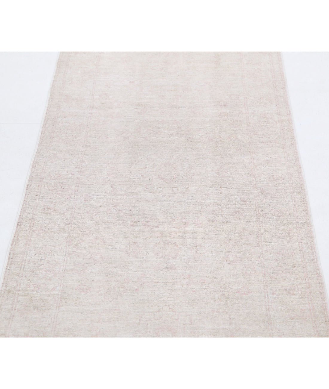Hand Knotted Serenity Wool Rug - 2'5'' x 9'9'' 2'5'' x 9'9'' (73 X 293) / Ivory / Pink