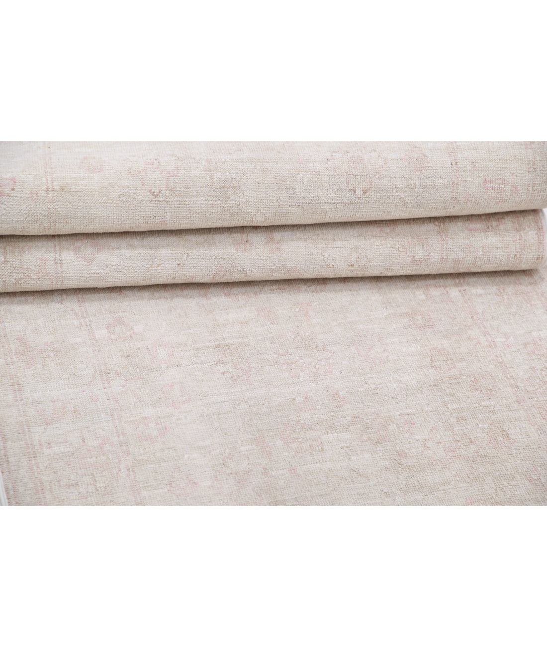 Hand Knotted Serenity Wool Rug - 2'5'' x 9'9'' 2'5'' x 9'9'' (73 X 293) / Ivory / Pink
