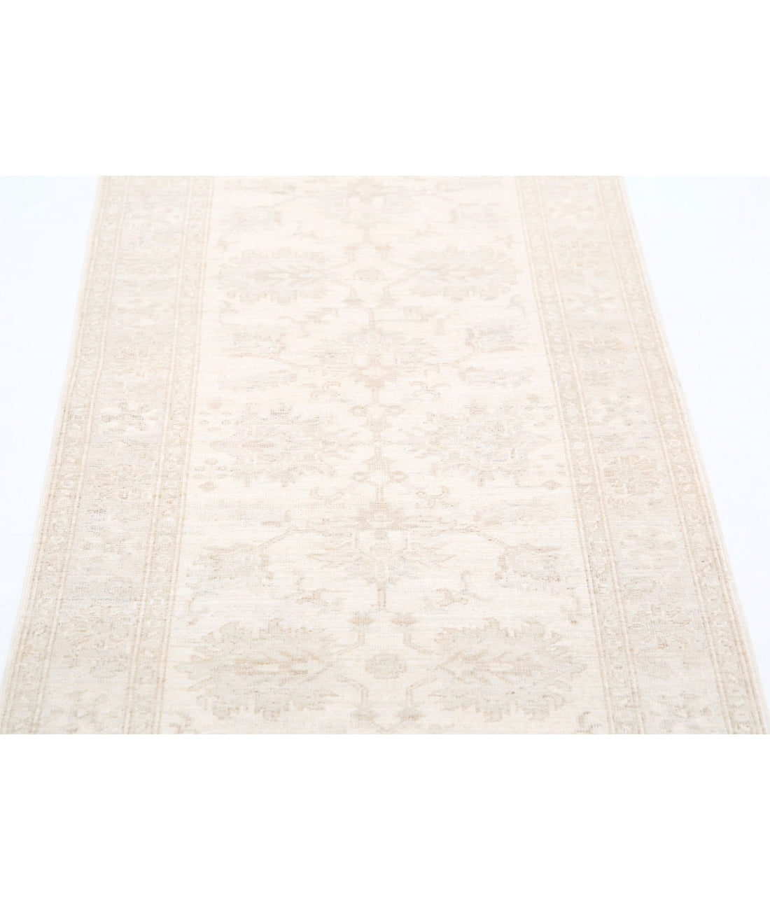 Hand Knotted Serenity Wool Rug - 2'7'' x 8'0'' 2'7'' x 8'0'' (78 X 240) / Ivory / Grey