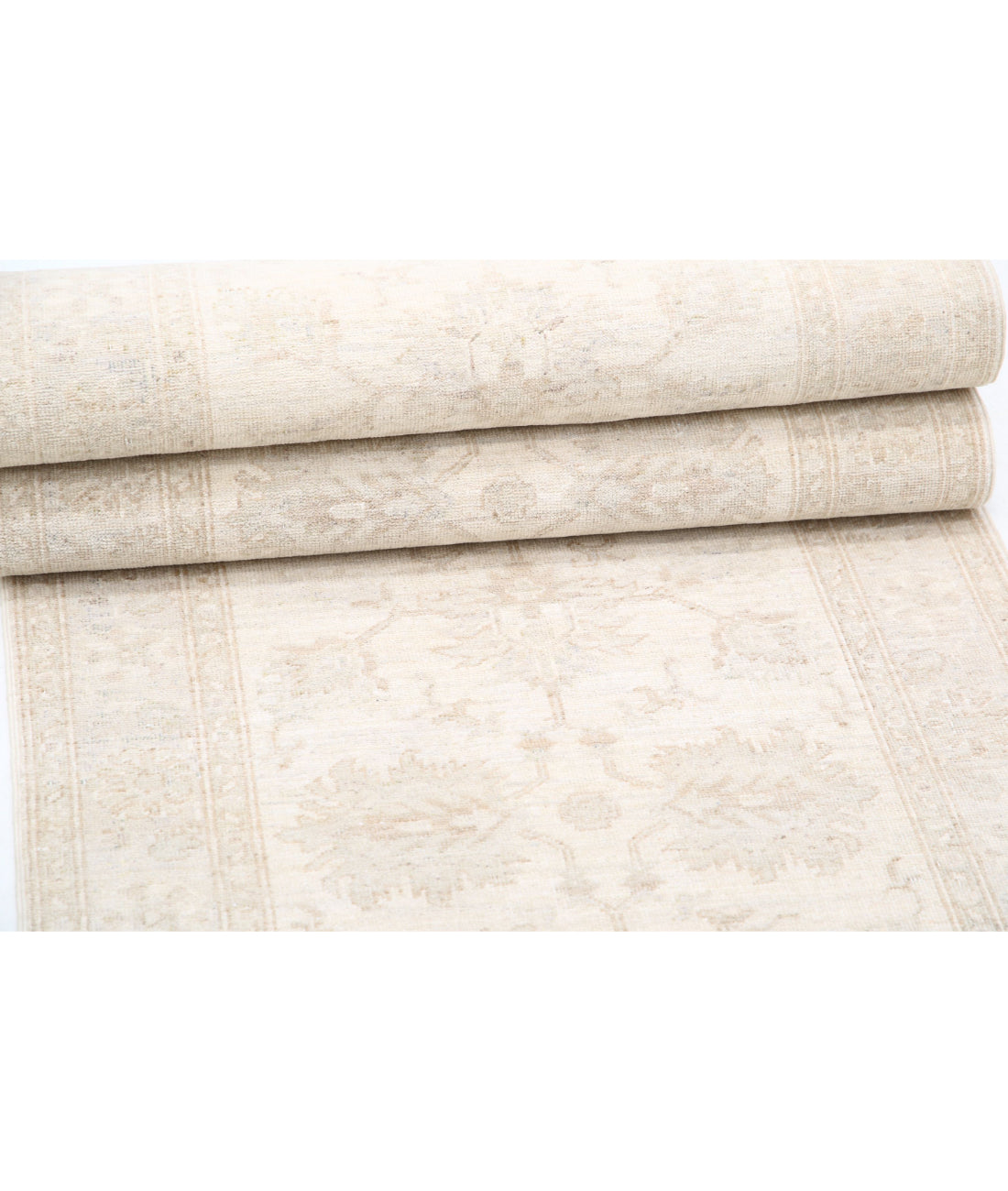 Hand Knotted Serenity Wool Rug - 2'7'' x 8'0'' 2'7'' x 8'0'' (78 X 240) / Ivory / Grey