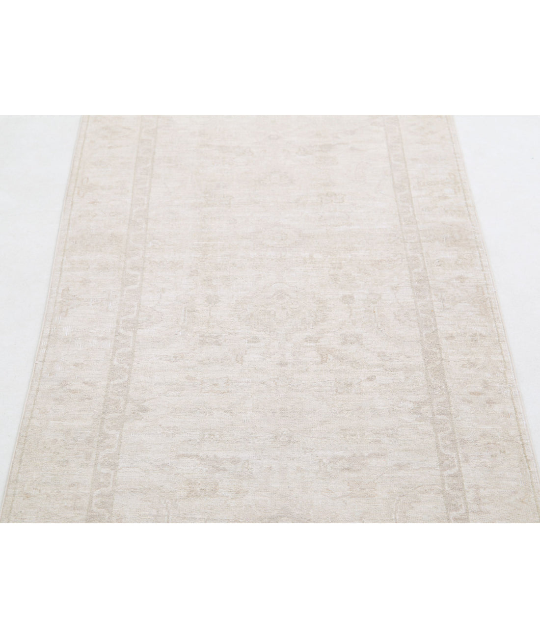 Hand Knotted Serenity Wool Rug - 2'7'' x 6'9'' 2'7'' x 6'9'' (78 X 203) / Ivory / Taupe