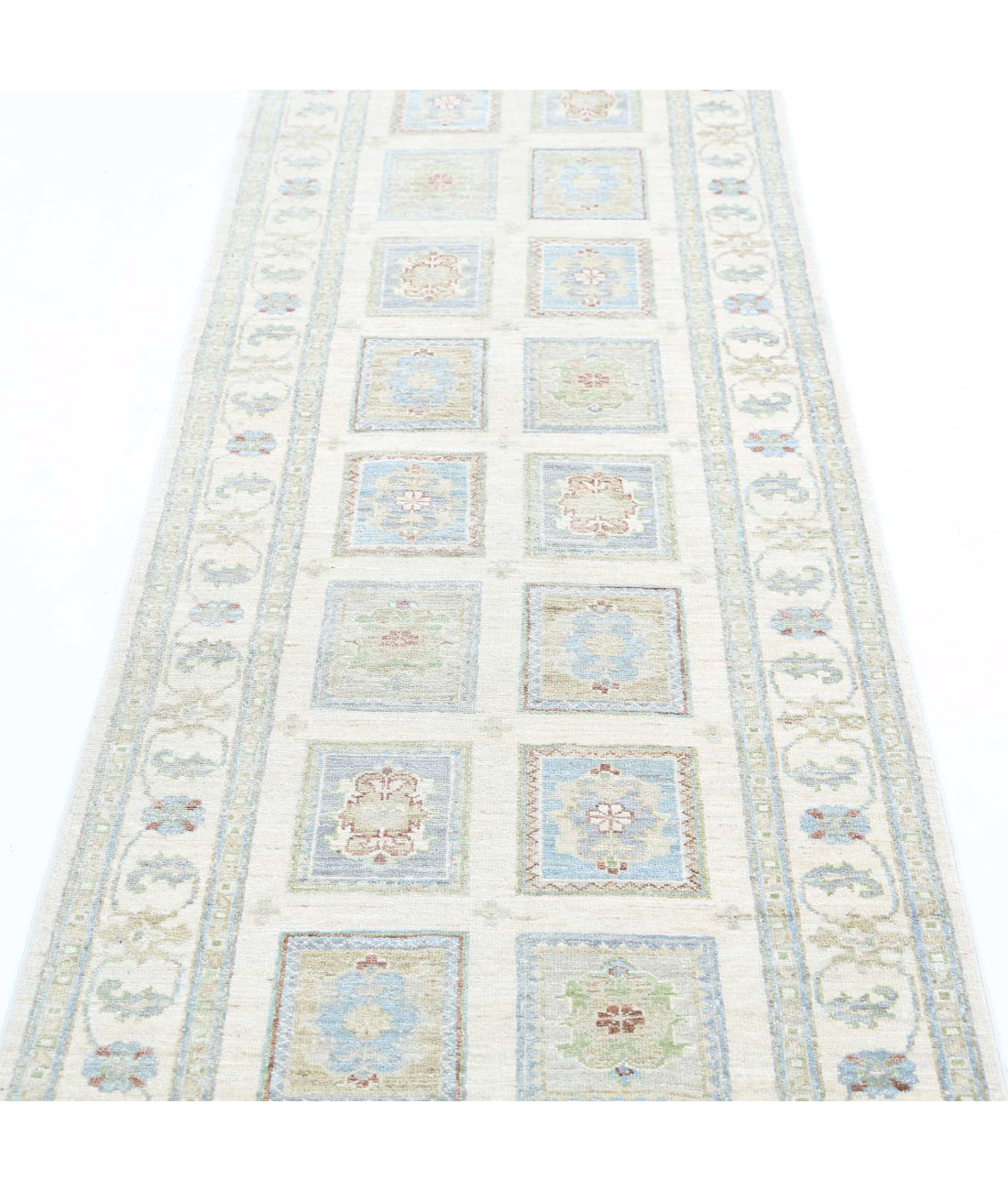 Hand Knotted Serenity Wool Rug - 2'6'' x 7'11'' 2'6'' x 7'11'' (75 X 238) / Ivory / Blue