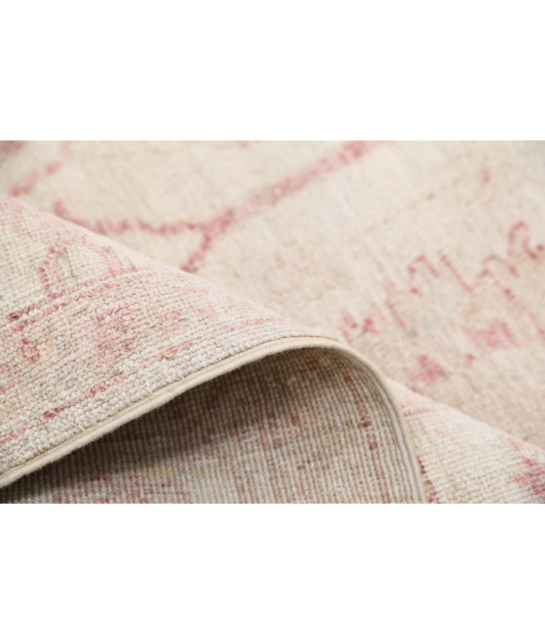 Hand Knotted Serenity Wool Rug - 8'6'' x 17'5'' 8'6'' x 17'5'' (255 X 523) / Ivory / Pink