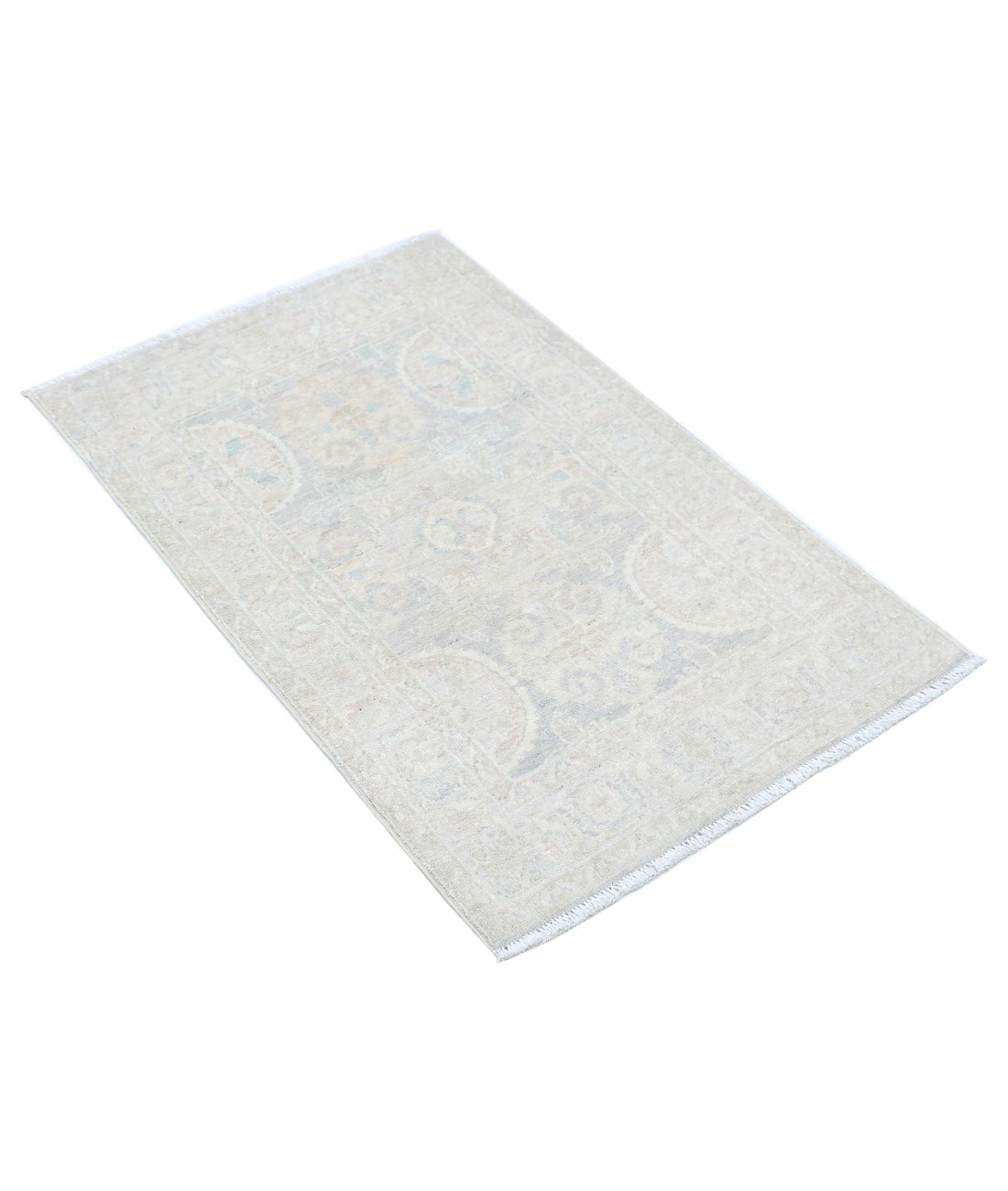 Hand Knotted Serenity Wool Rug - 2'0'' x 3'1'' 2'0'' x 3'1'' (60 X 93) / Grey / Ivory