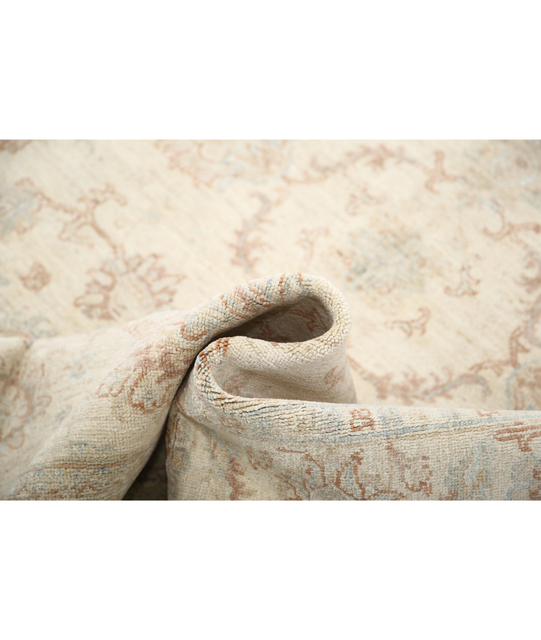 Hand Knotted Serenity Wool Rug - 5'5'' x 7'6'' 5'5'' x 7'6'' (163 X 225) / Ivory / Ivory