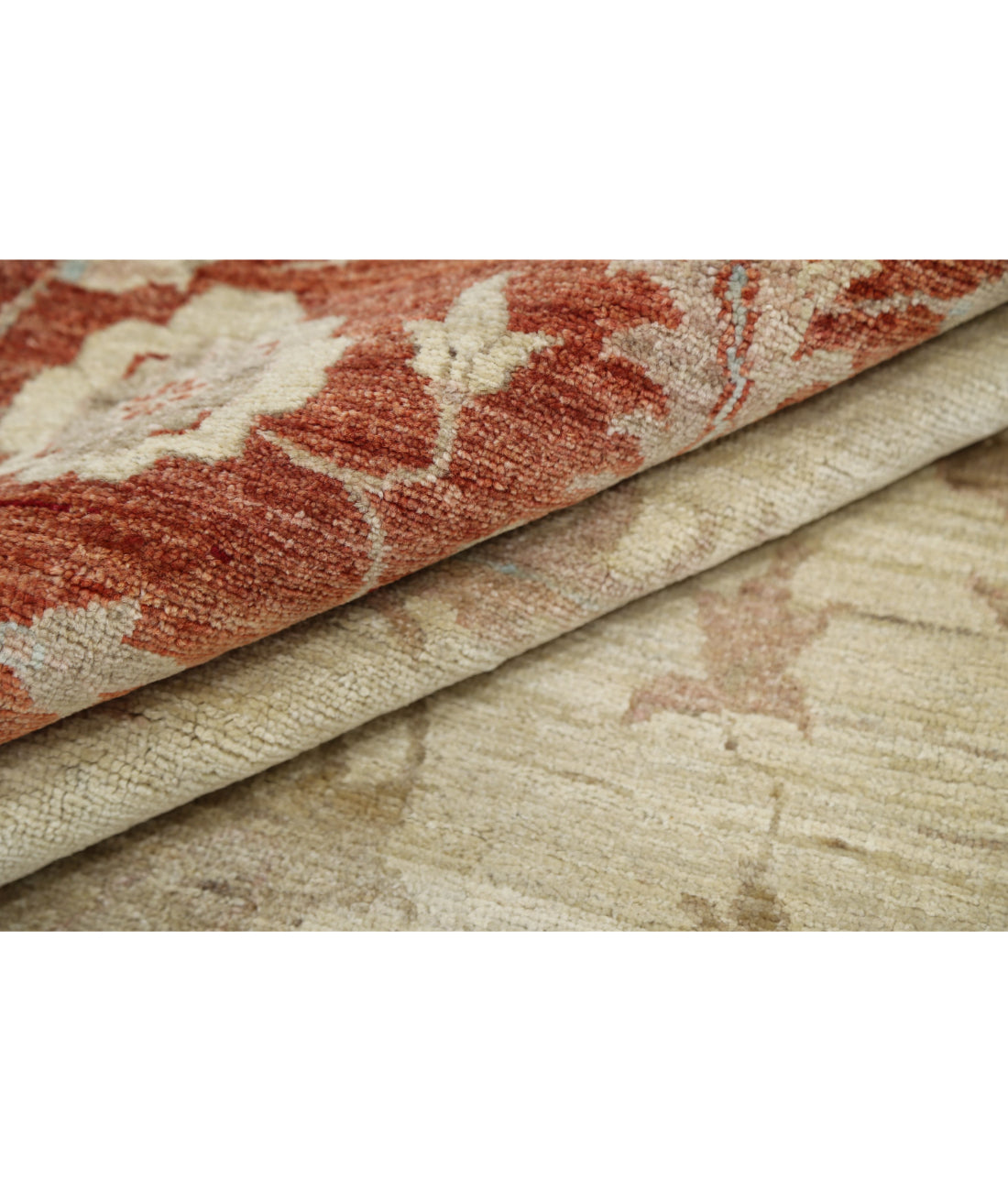 Hand Knotted Serenity Wool Rug - 9'11'' x 11'6'' 9'11'' x 11'6'' (298 X 345) / Ivory / Red