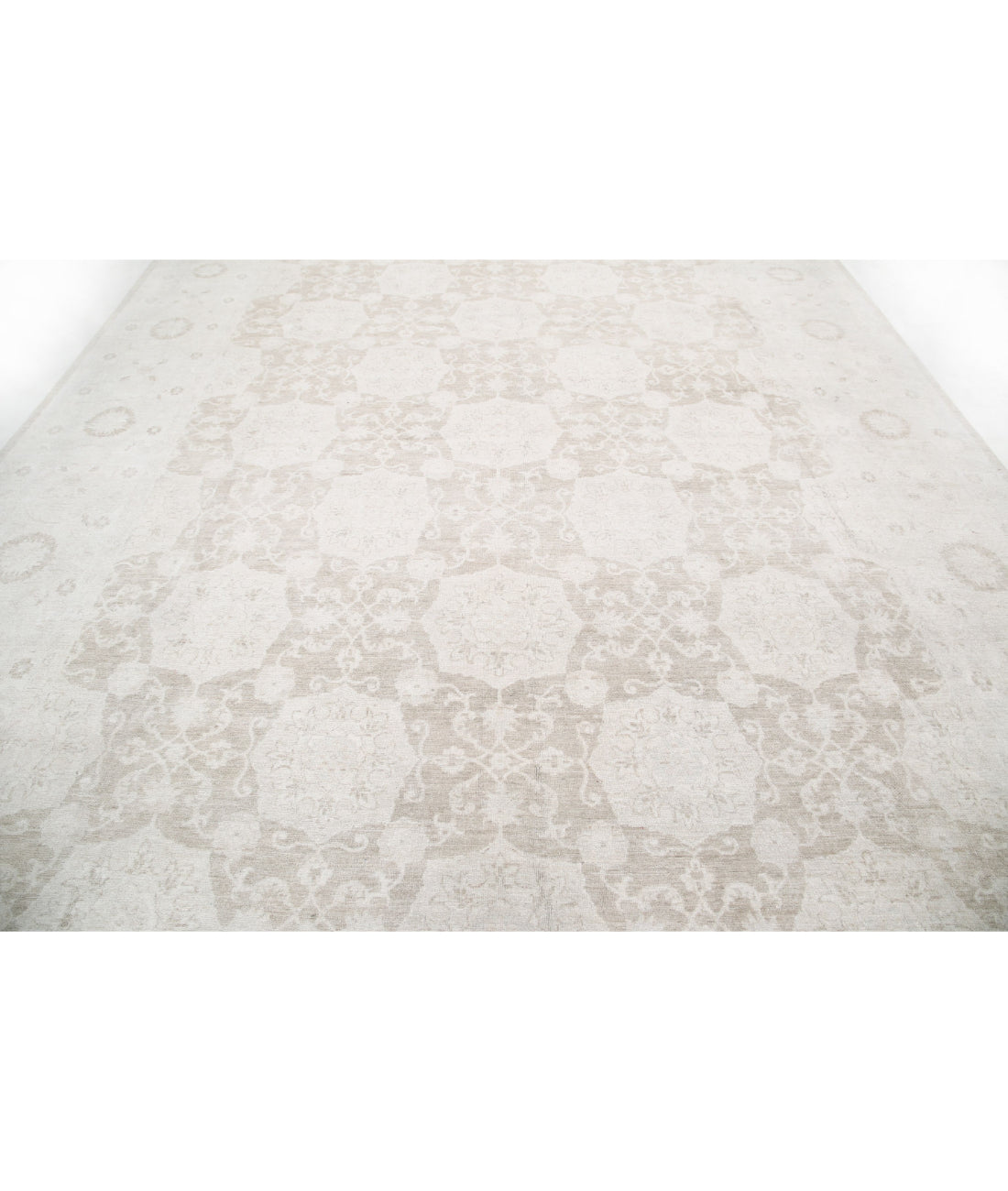 Hand Knotted Serenity Wool Rug - 10'10'' x 18'5'' 10'10'' x 18'5'' (325 X 553) / Taupe / Ivory