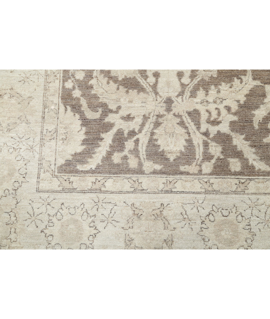Hand Knotted Serenity Wool Rug - 7'11'' x 10'1'' 7'11'' x 10'1'' (238 X 303) / Brown / Ivory