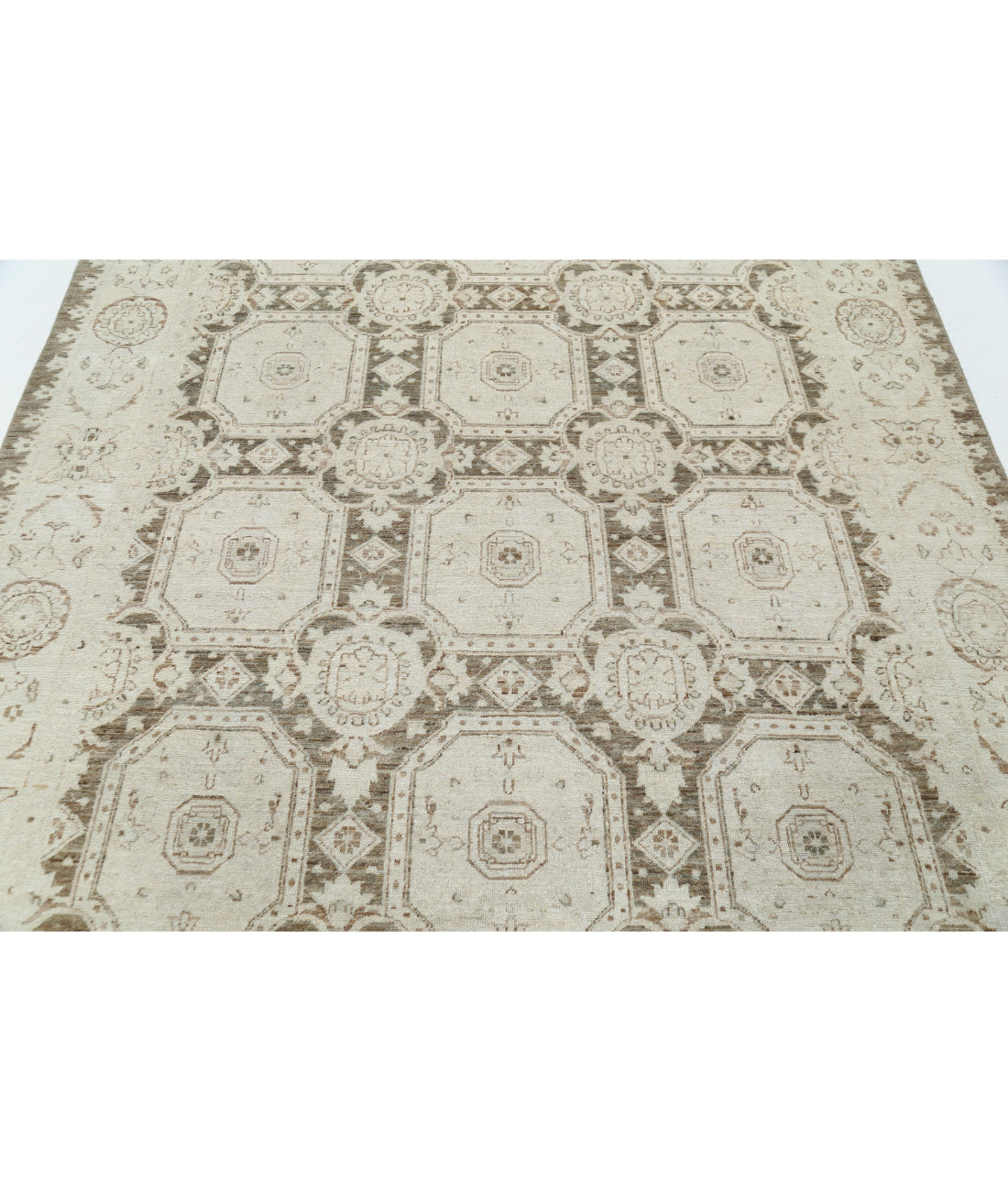 Hand Knotted Serenity Wool Rug - 6'6'' x 8'6'' 6'6'' x 8'6'' (195 X 255) / Brown / Ivory