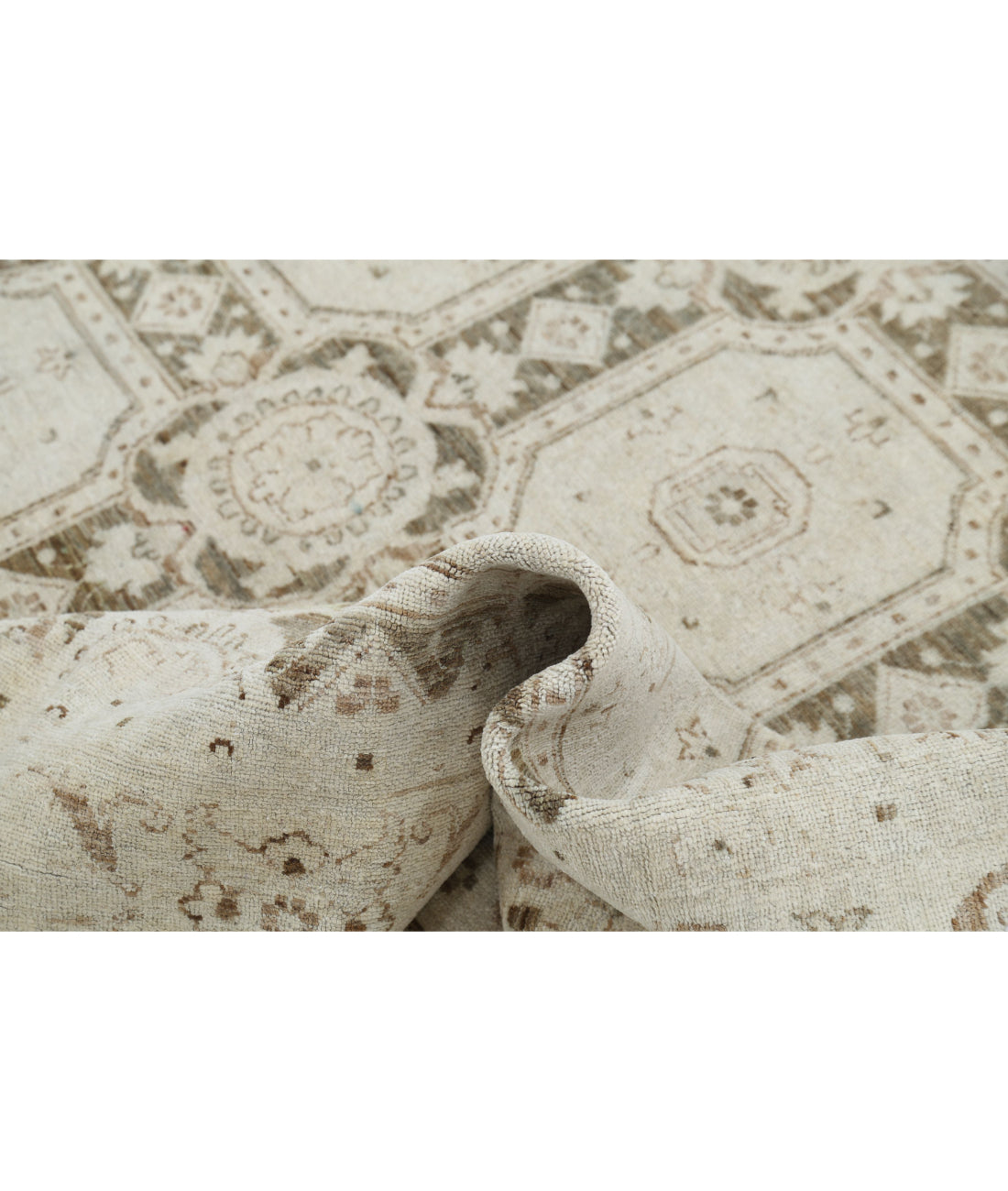 Hand Knotted Serenity Wool Rug - 6'6'' x 8'6'' 6'6'' x 8'6'' (195 X 255) / Brown / Ivory