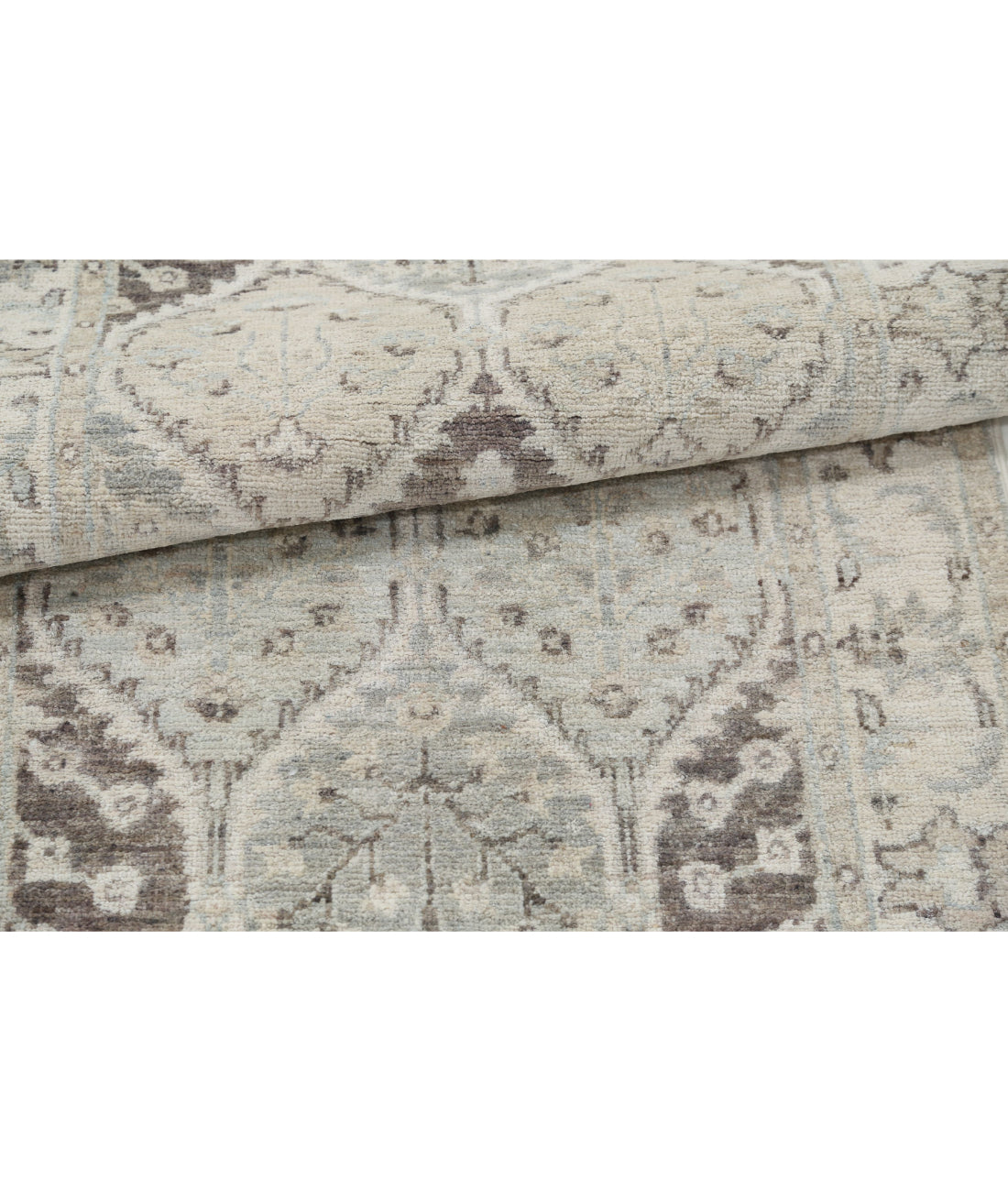Hand Knotted Serenity Wool Rug - 2'6'' x 9'5'' 2'6'' x 9'5'' (75 X 283) / Grey / Ivory
