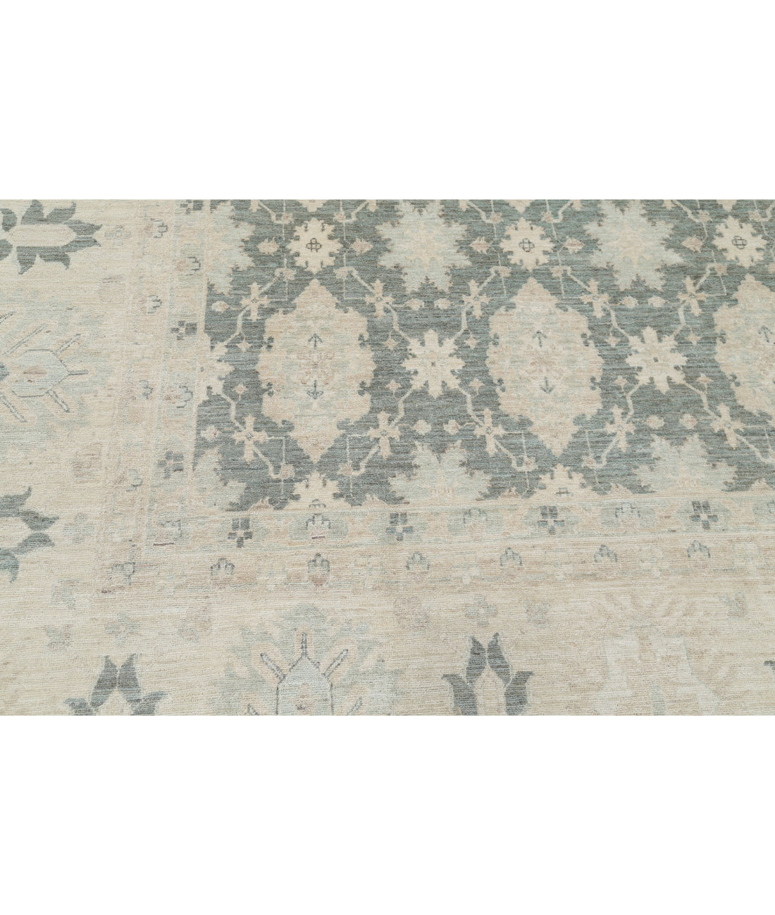 Hand Knotted Serenity Wool Rug - 12'10'' x 15'7'' 12'10'' x 15'7'' (385 X 468) / Green / Ivory