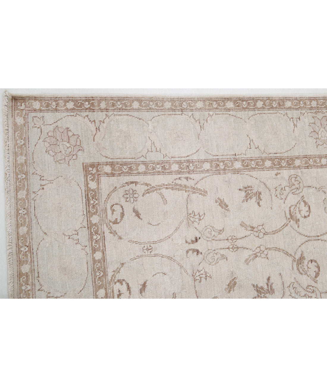 Hand Knotted Fine Serenity Wool Rug - 4'3'' x 5'11'' 4'3'' x 5'11'' (128 X 178) / Ivory / Brown