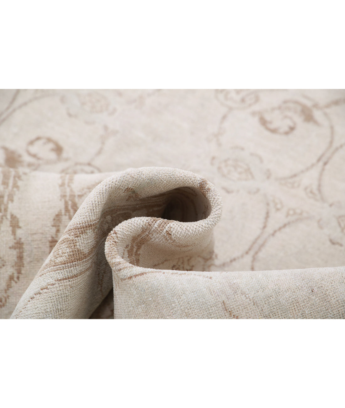 Hand Knotted Fine Serenity Wool Rug - 4'3'' x 5'11'' 4'3'' x 5'11'' (128 X 178) / Ivory / Brown