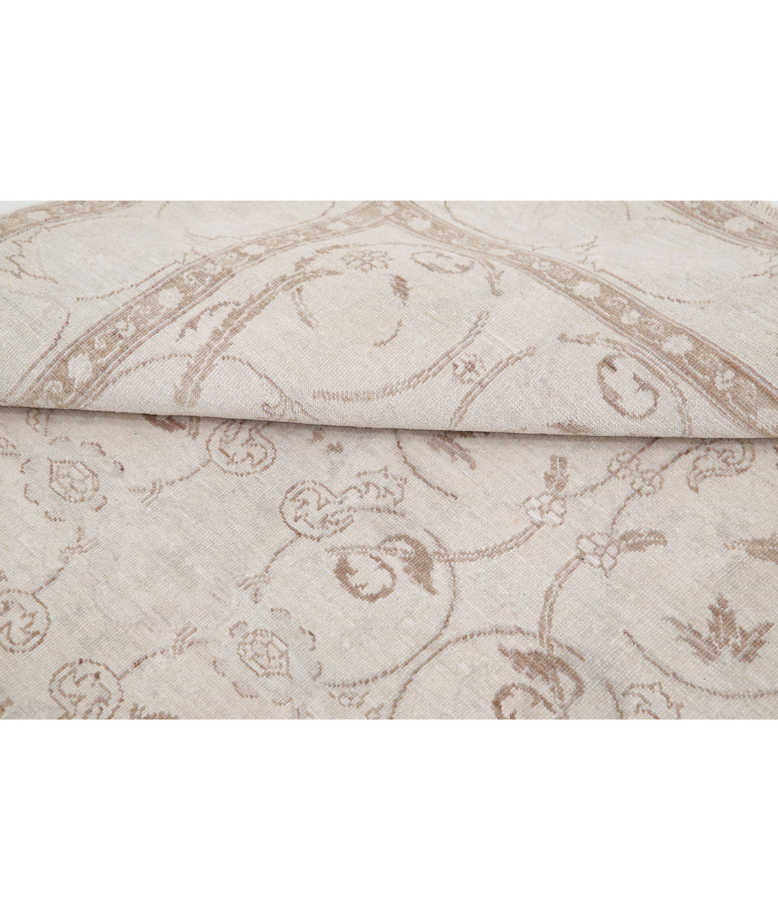 Hand Knotted Fine Serenity Wool Rug - 4'3'' x 5'11'' 4'3'' x 5'11'' (128 X 178) / Ivory / Brown
