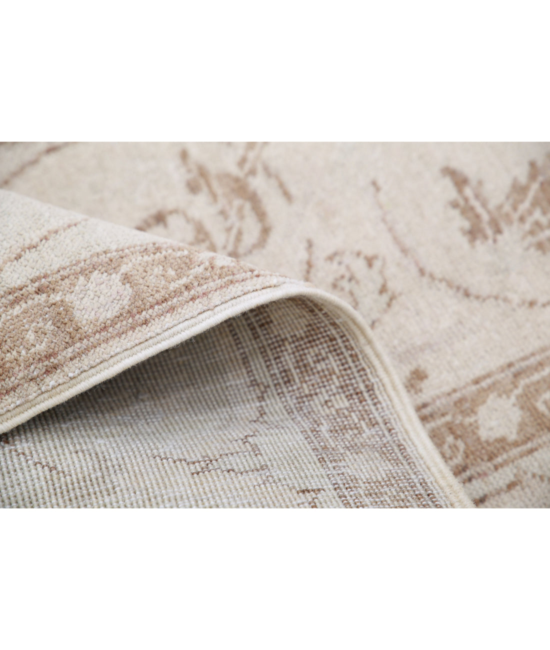 Hand Knotted Fine Serenity Wool Rug - 4'3'' x 5'11''