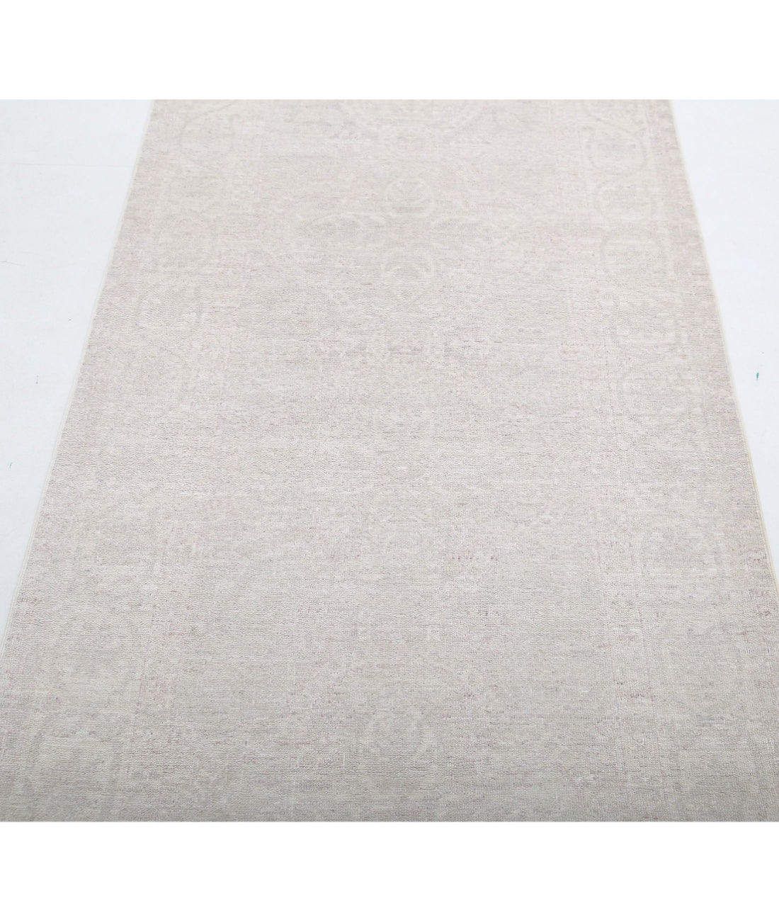 Hand Knotted Fine Serenity Wool Rug - 2'11'' x 10'4'' 2'11'' x 10'4'' (88 X 310) / Grey / Ivory