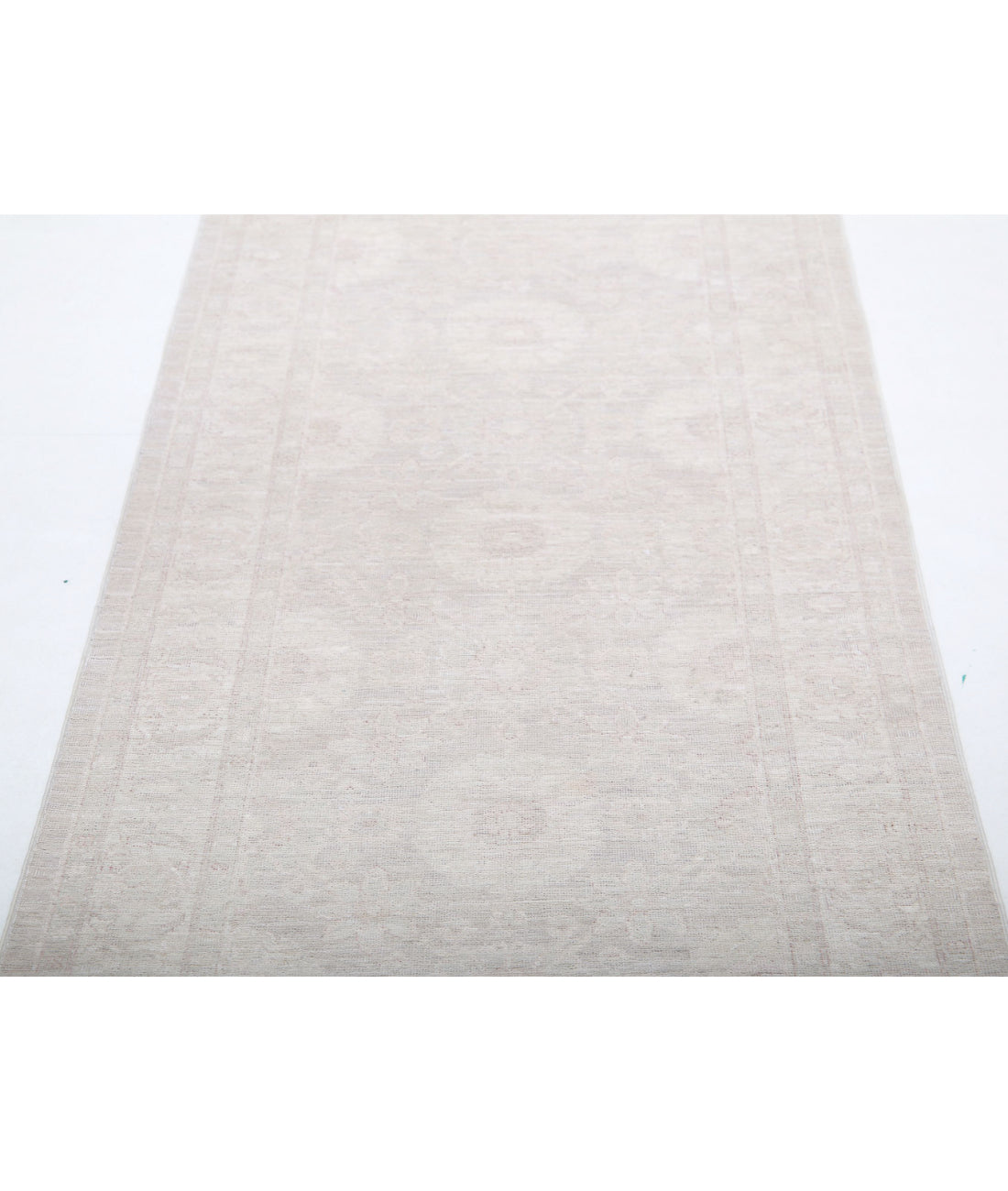 Hand Knotted Fine Serenity Wool Rug - 2'9'' x 10'2'' 2'9'' x 10'2'' (83 X 305) / Grey / Ivory