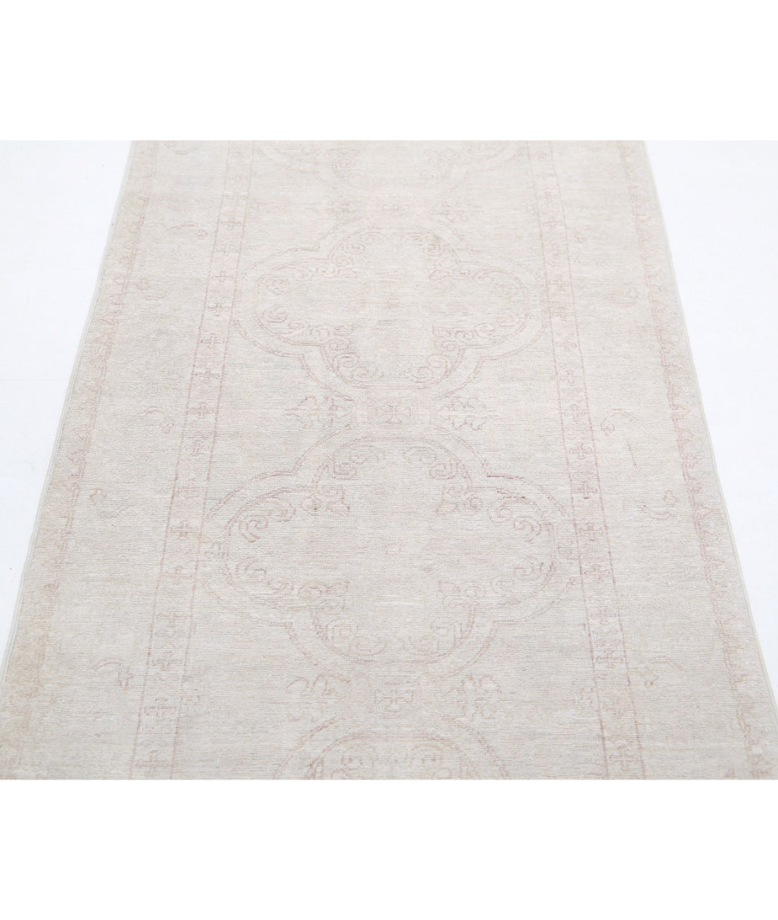 Hand Knotted Fine Serenity Wool Rug - 2'8'' x 8'0'' 2'8'' x 8'0'' (80 X 240) / Ivory / Taupe