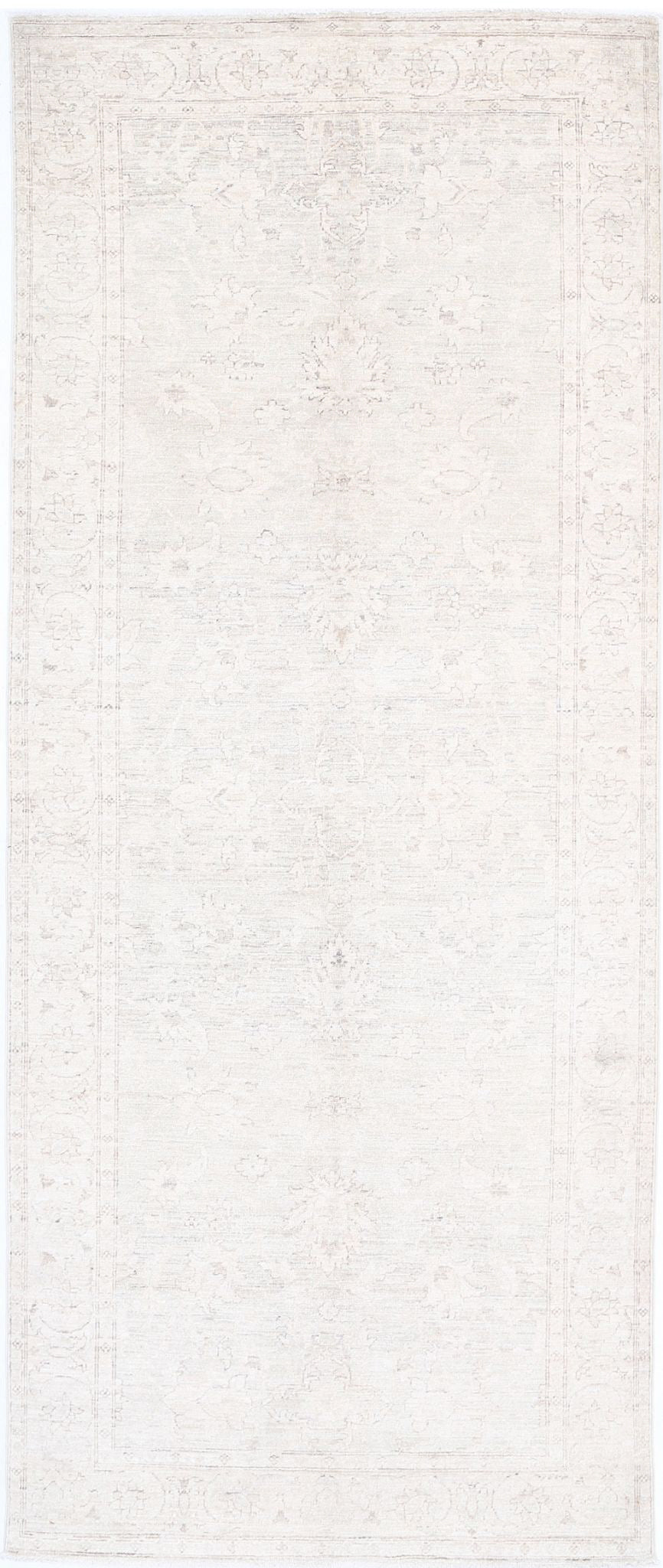 Hand Knotted Fine Serenity Wool Rug - 3'9'' x 9'7''