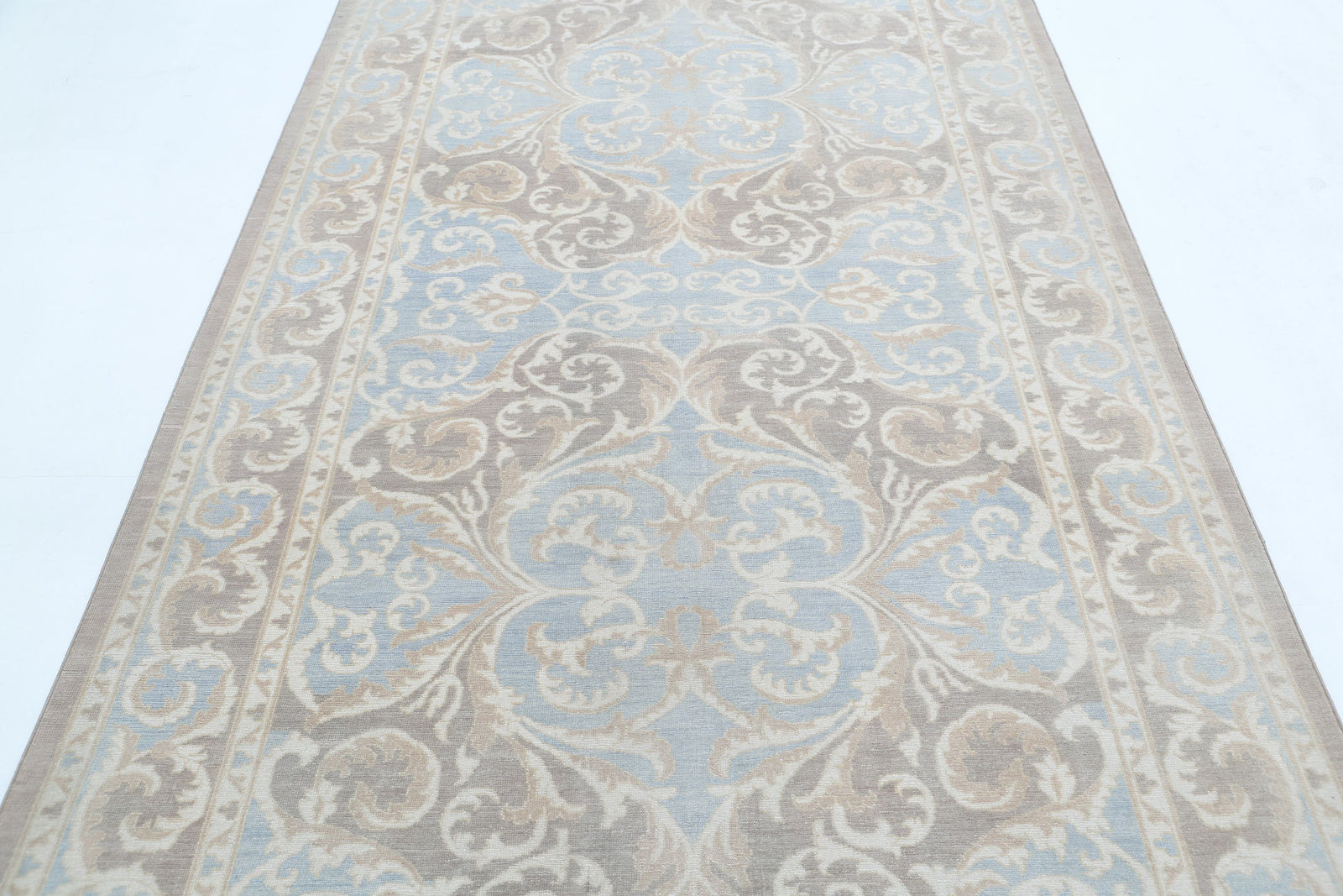 Hand Knotted Fine Serenity Wool Rug - 5'1'' x 9'8''