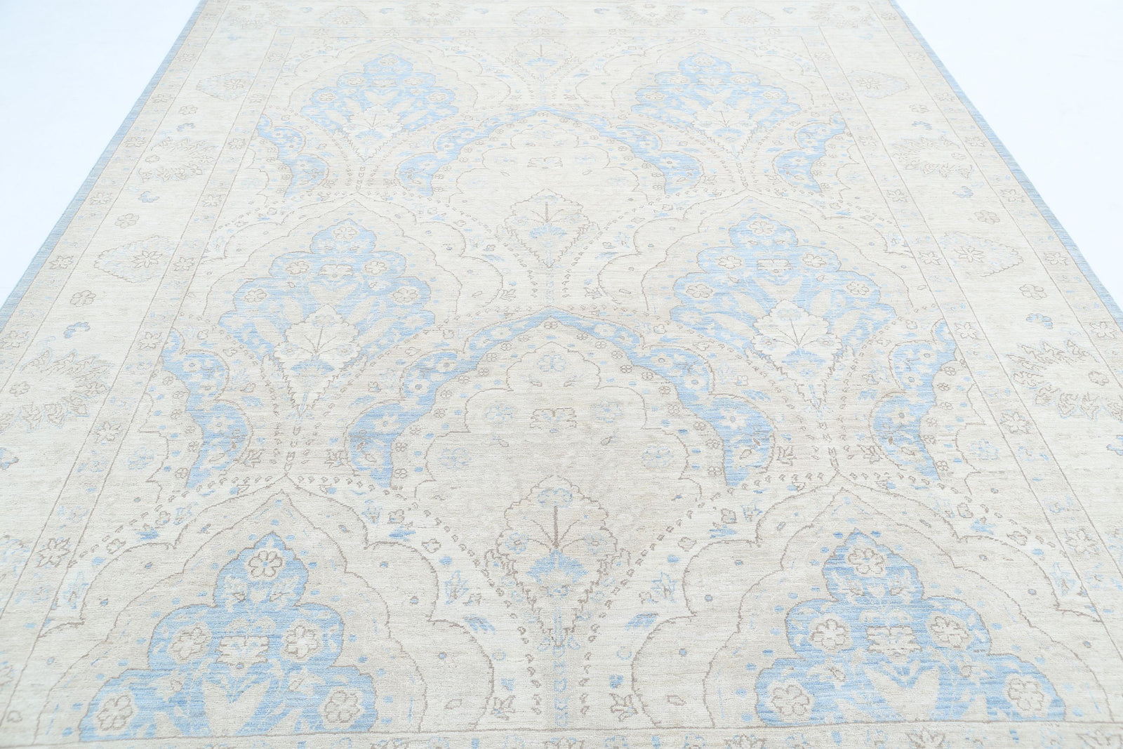 Hand Knotted Fine Serenity Wool Rug - 8'2'' x 10'5''
