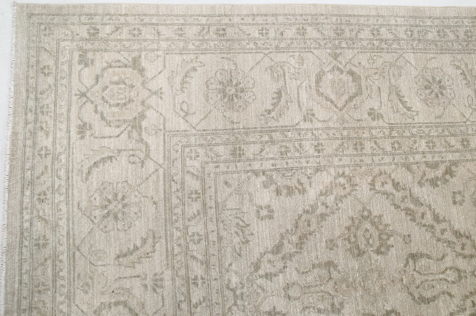 Serenity-hand-knotted-tabriz-wool-rug-5017547-5.jpg