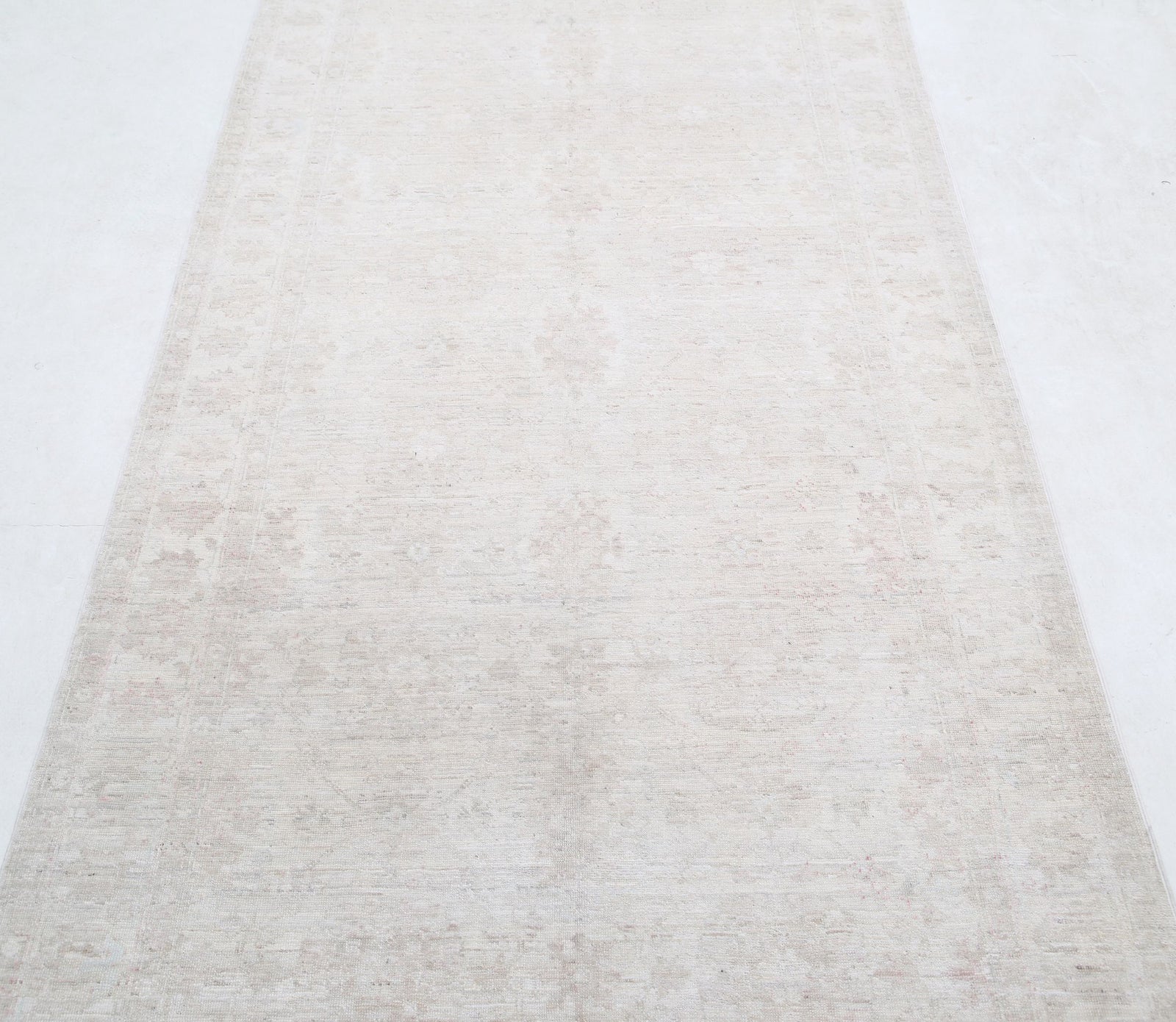 Hand Knotted Fine Serenity Wool Rug - 3'10'' x 10'6''