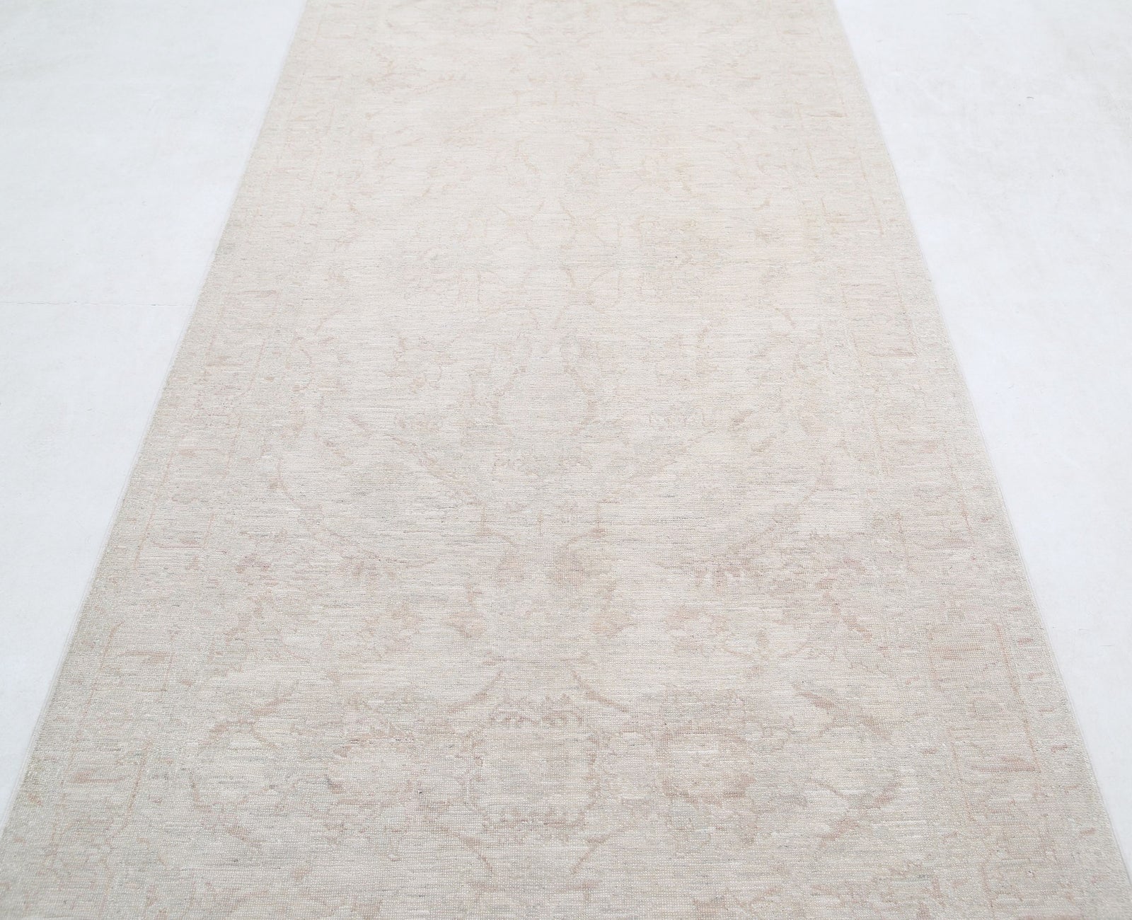 Hand Knotted Fine Serenity Wool Rug - 3'10'' x 12'6''