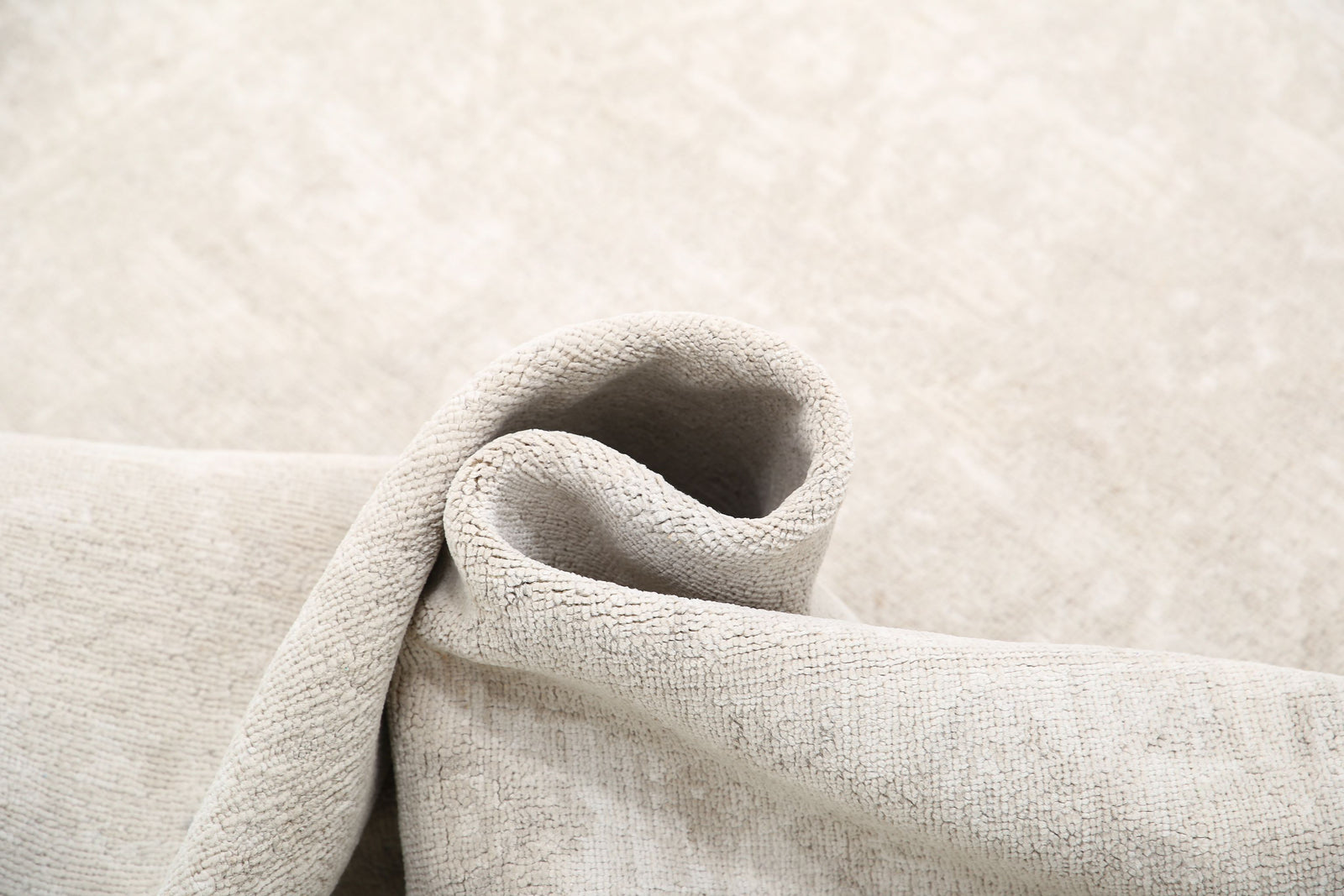 Hand Knotted Fine Serenity Wool Rug - 4'9'' x 14'2''