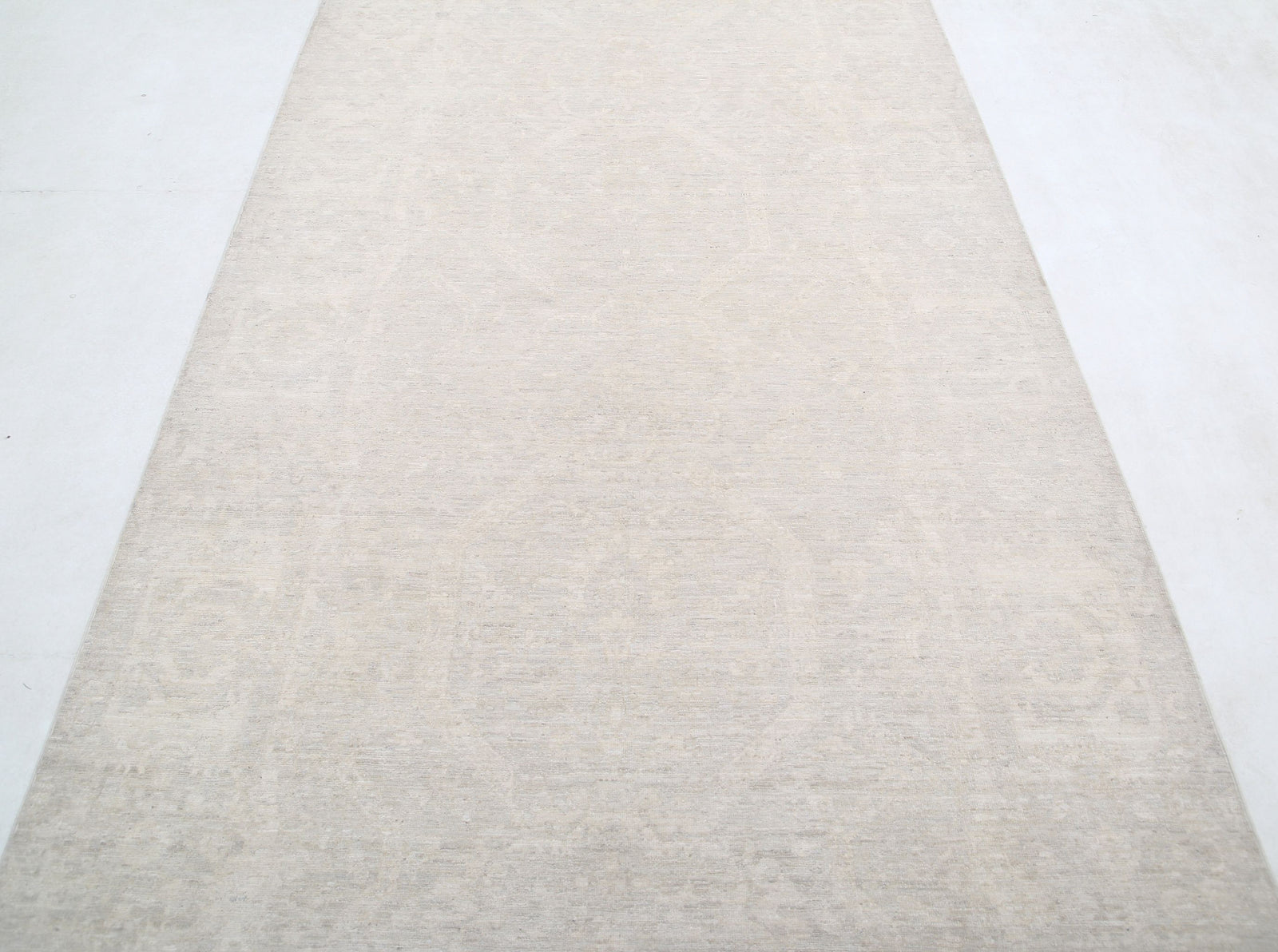 Hand Knotted Fine Serenity Wool Rug - 4'9'' x 14'8''