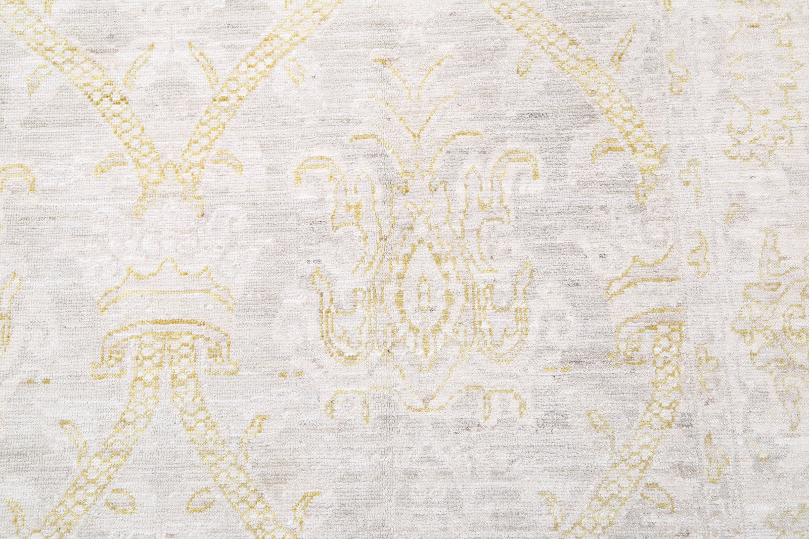 Hand Knotted Fine Serenity Wool Rug - 6'3'' x 10'9''