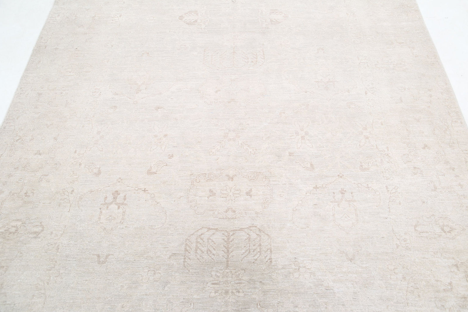 Hand Knotted Fine Serenity Wool Rug - 6'1'' x 8'3''