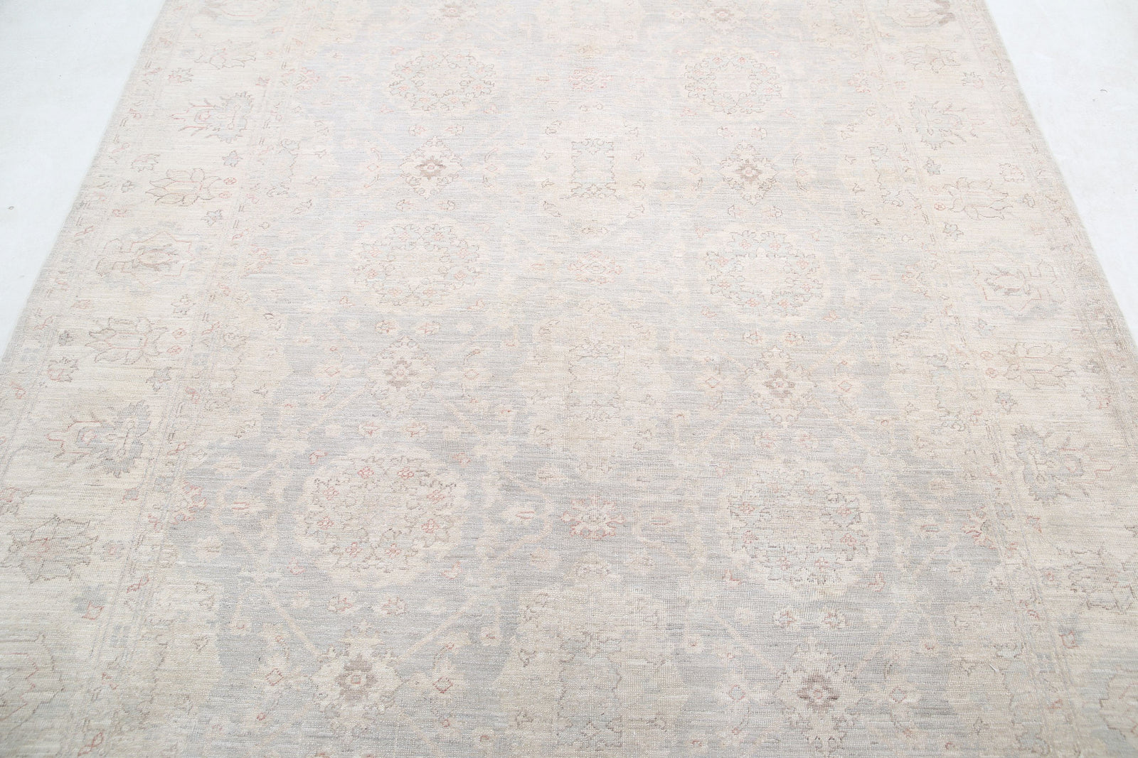 Hand Knotted Fine Serenity Wool Rug - 6'0'' x 8'4''