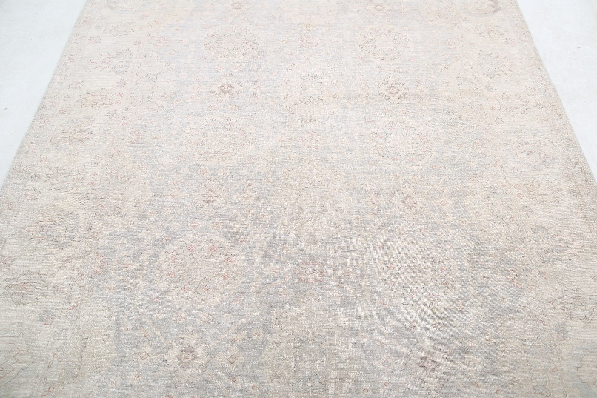 Hand Knotted Fine Serenity Wool Rug - 6'0'' x 8'4''