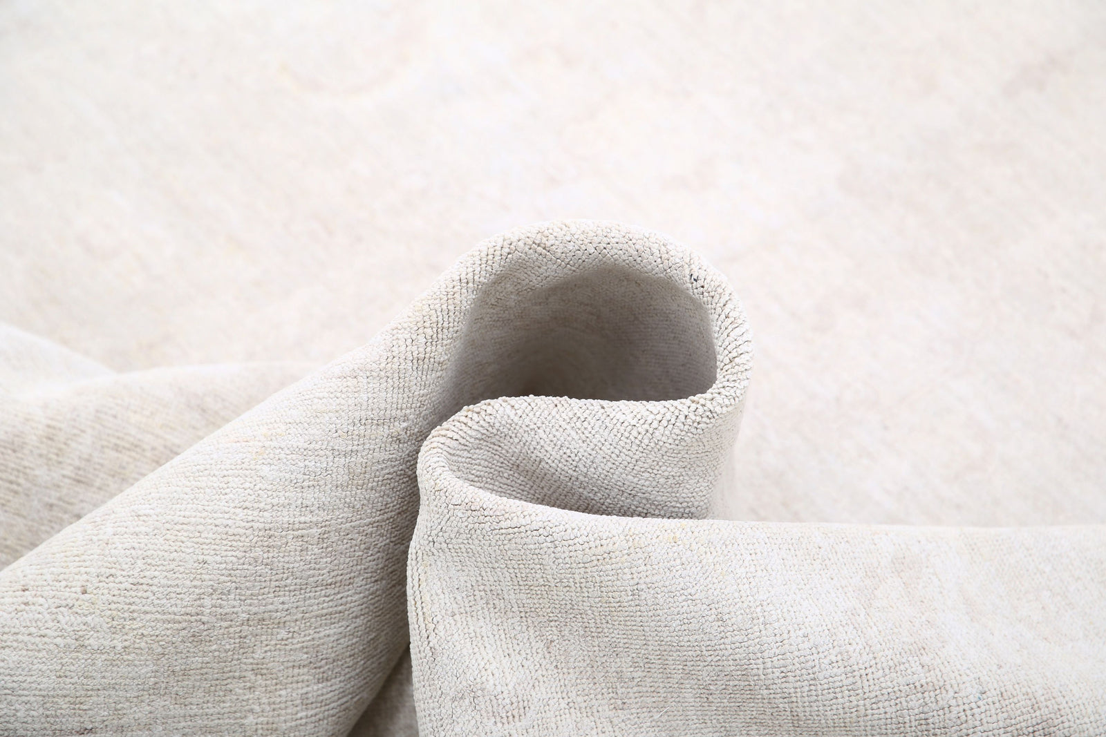 Hand Knotted Fine Serenity Wool Rug - 5'11'' x 8'5''