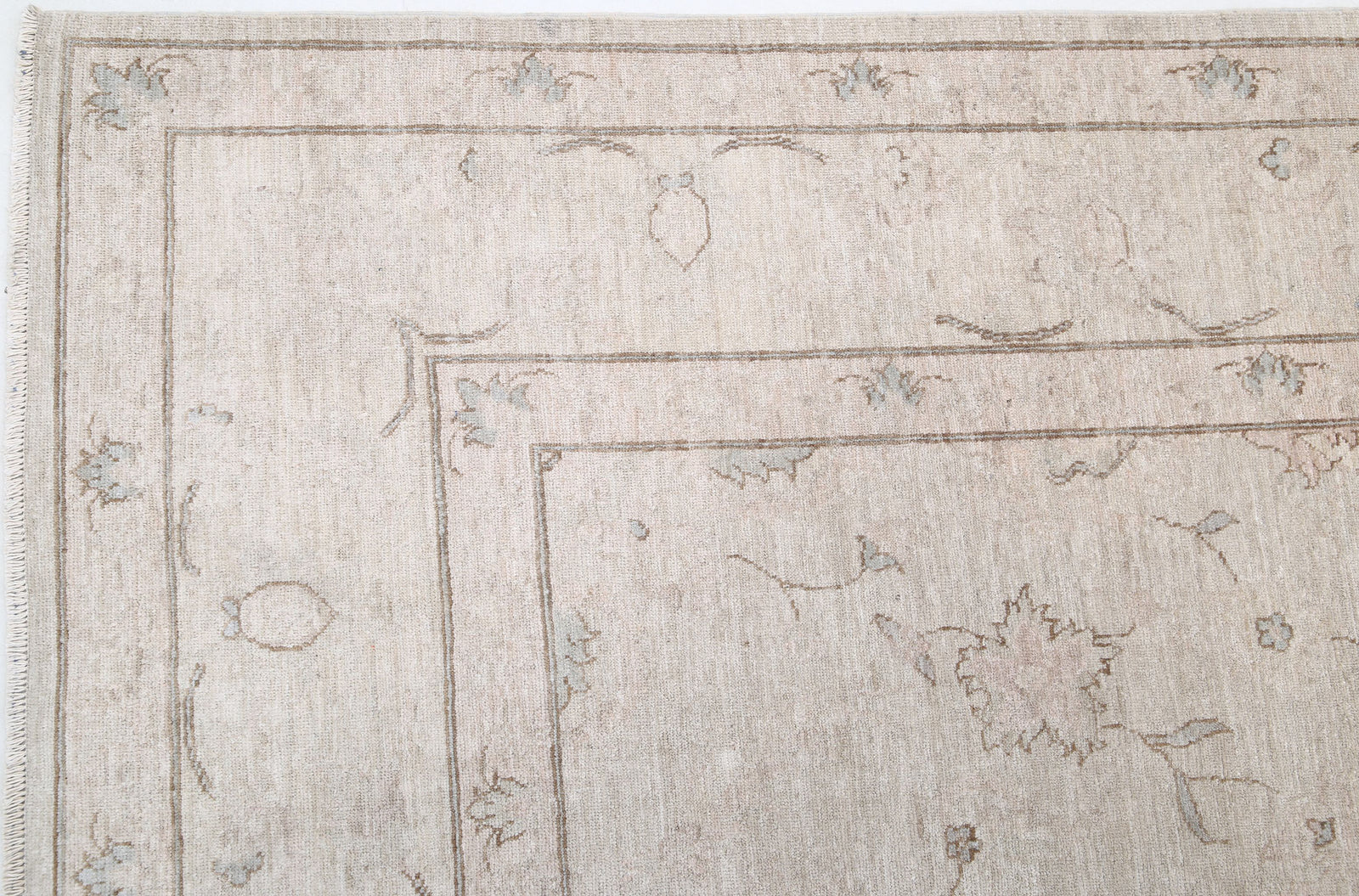 Hand Knotted Fine Serenity Wool Rug - 7'9'' x 10'3''