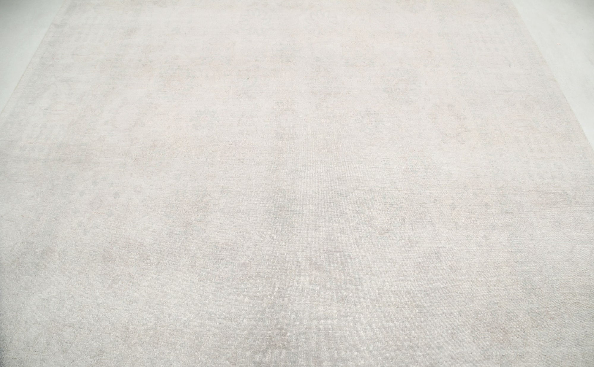 Hand Knotted Fine Serenity Wool Rug - 8'0'' x 10'1''