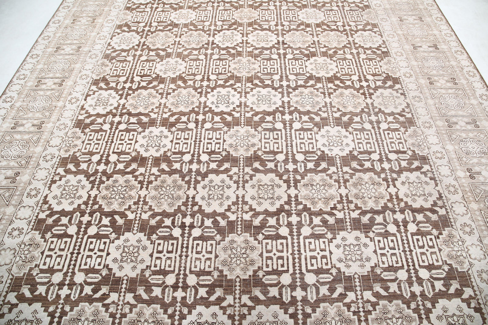 Serenity-hand-knotted-tabriz-wool-rug-5017800-4.jpg