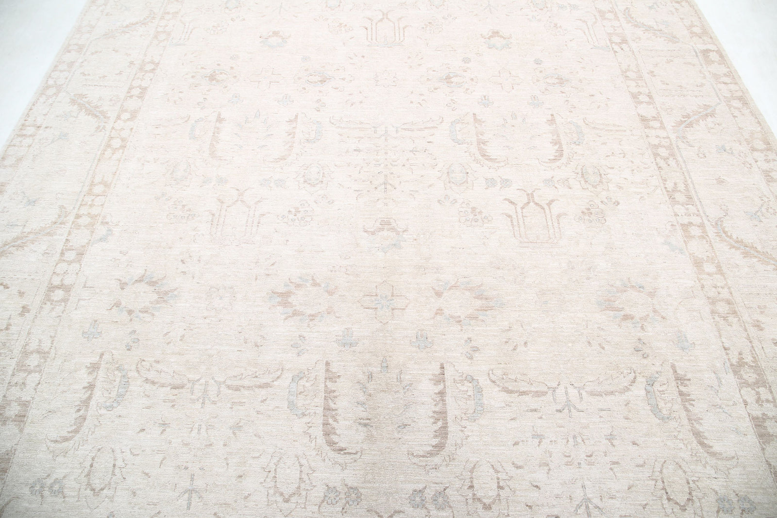 Hand Knotted Fine Serenity Wool Rug - 8'7'' x 11'7''