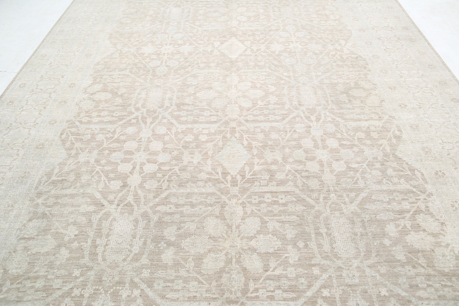 Serenity-hand-knotted-tabriz-wool-rug-5017861-4.jpg