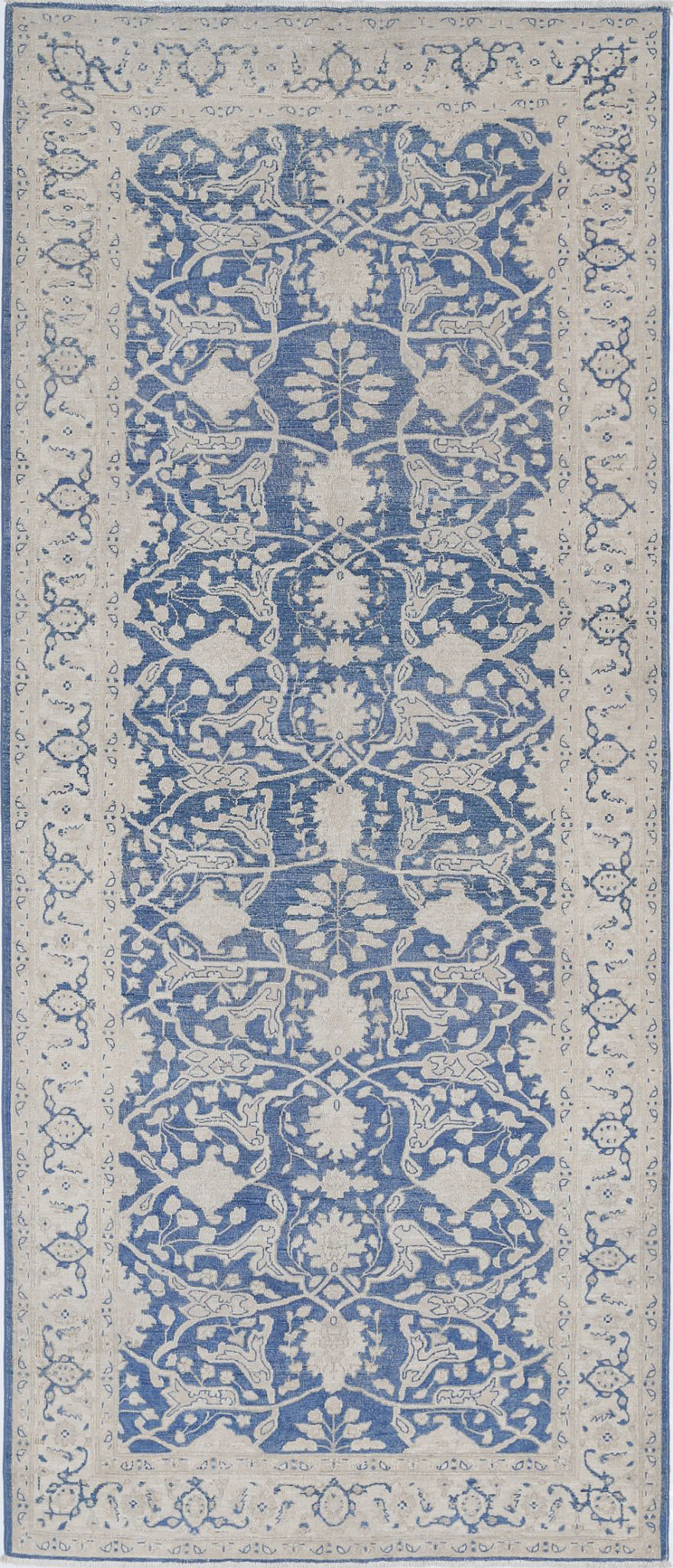 Hand Knotted Fine Serenity Wool Rug - 4&#39;3&#39;&#39; x 9&#39;11&#39;&#39;