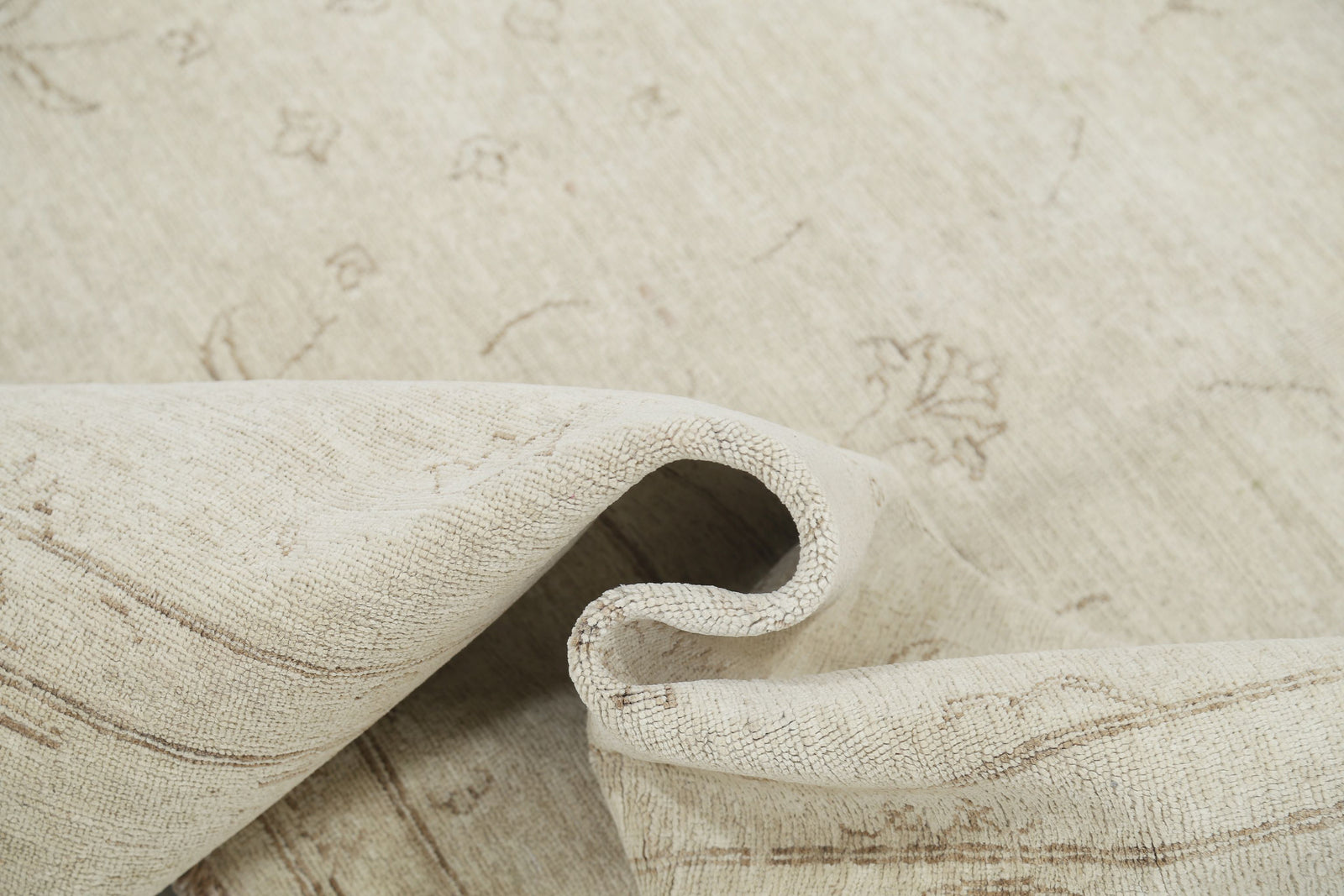 Hand Knotted Fine Serenity Wool Rug - 5'11'' x 8'7''