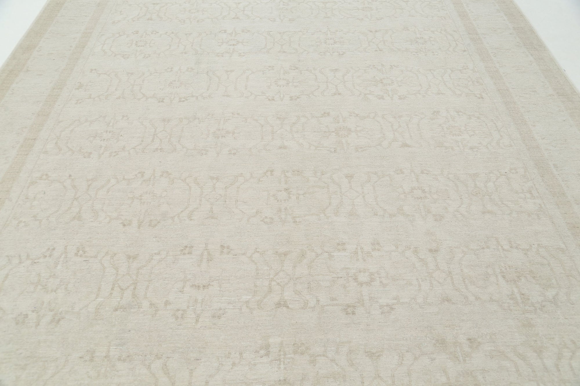 Hand Knotted Fine Serenity Wool Rug - 8'11'' x 11'9''